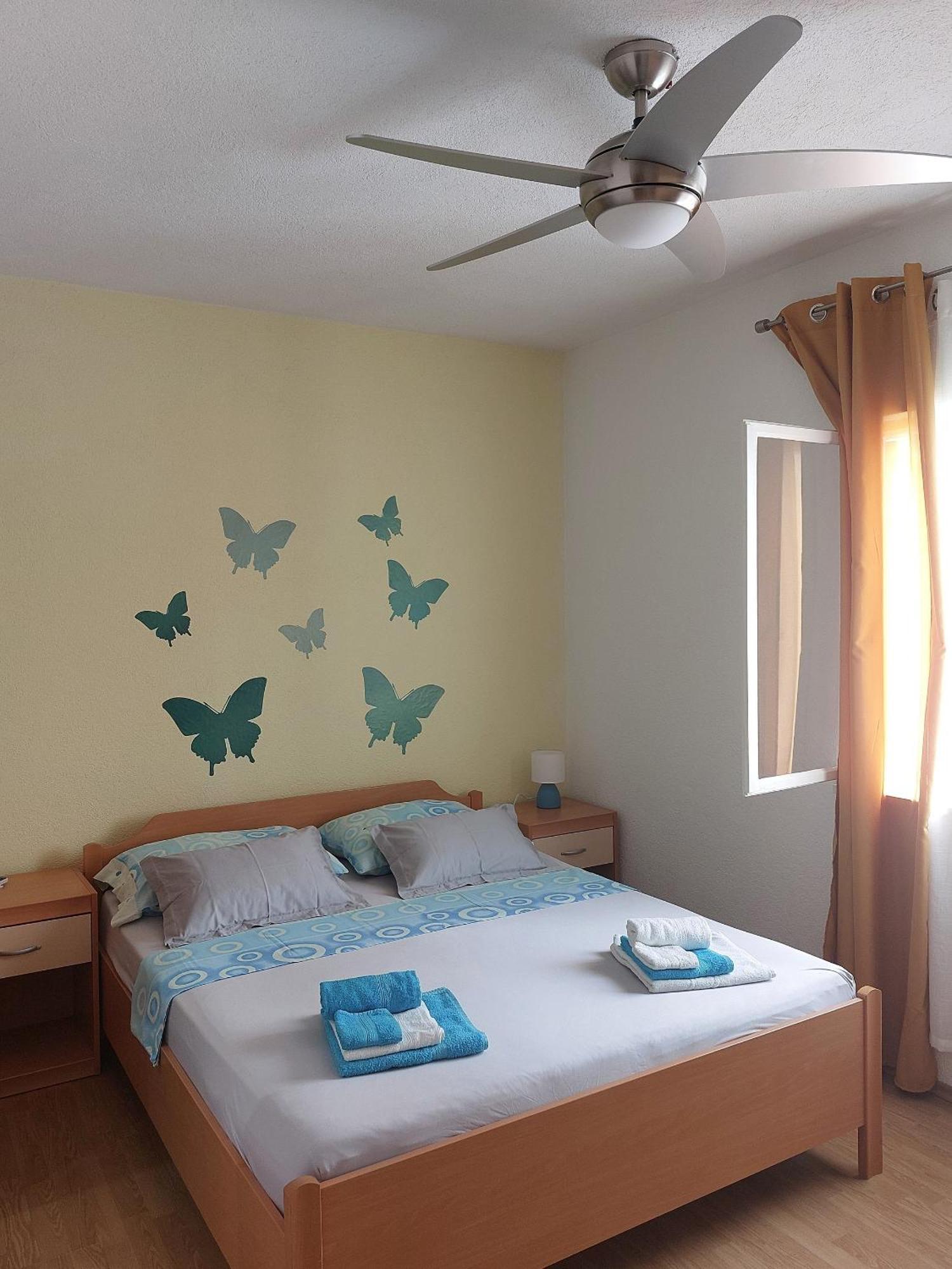 Apartments With A Parking Space Postira, Brac - 2911 Екстериор снимка